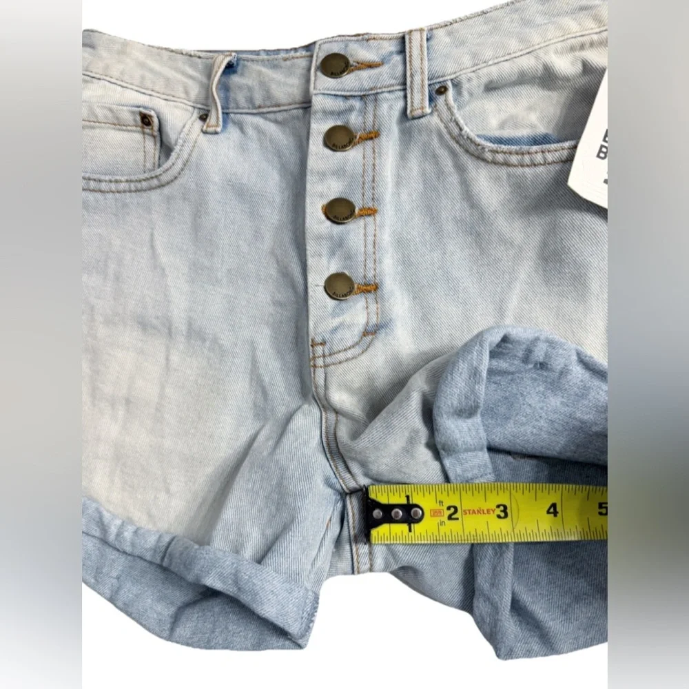 Billabong Women’s High Tide Boyfriend Denim Shorts Size 30 Light Wash Button Fly - Picture 7 of 9